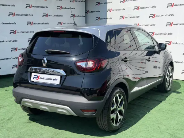 Renault Captur 2018 - 12990 EUR, 113813 km - AUTO.MOTO.pt - 113813km - foto 7 de 20
