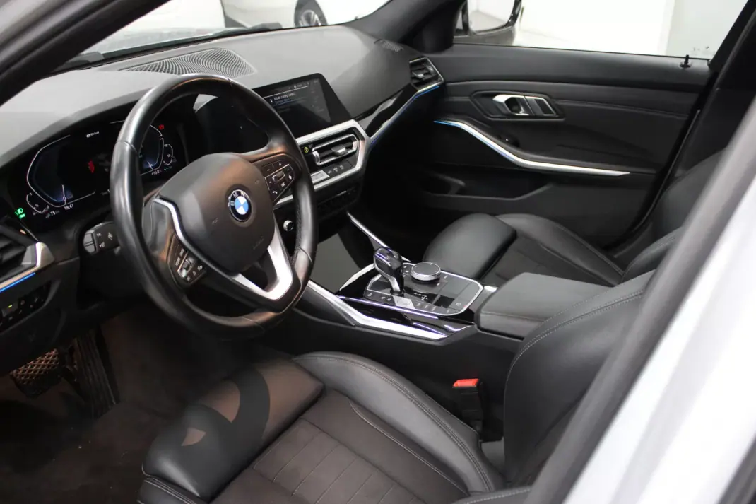 BMW 320 2021 - 27900 EUR, 108256 km - AUTO.MOTO.pt - 108256km - foto 7 de 24