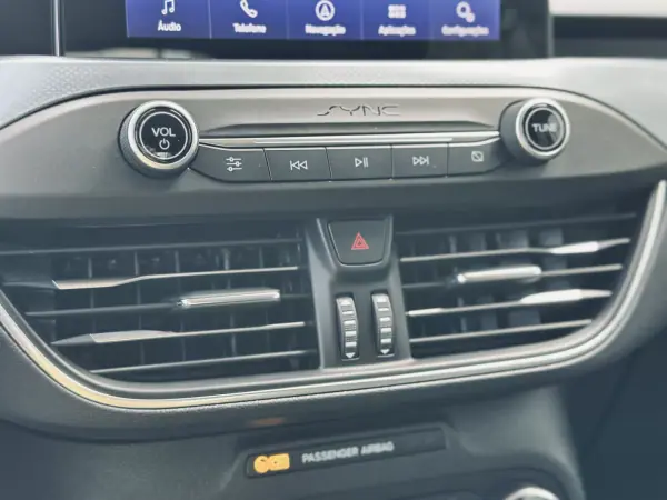 Ford Focus 2019 - 13990 EUR, 83000 km - AUTO.MOTO.pt - 83000km - foto 34 de 51