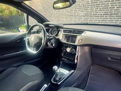 DS DS3 2017 - 12850 EUR, 104000 km - AUTO.MOTO.pt - 104000km - foto 2 de 14