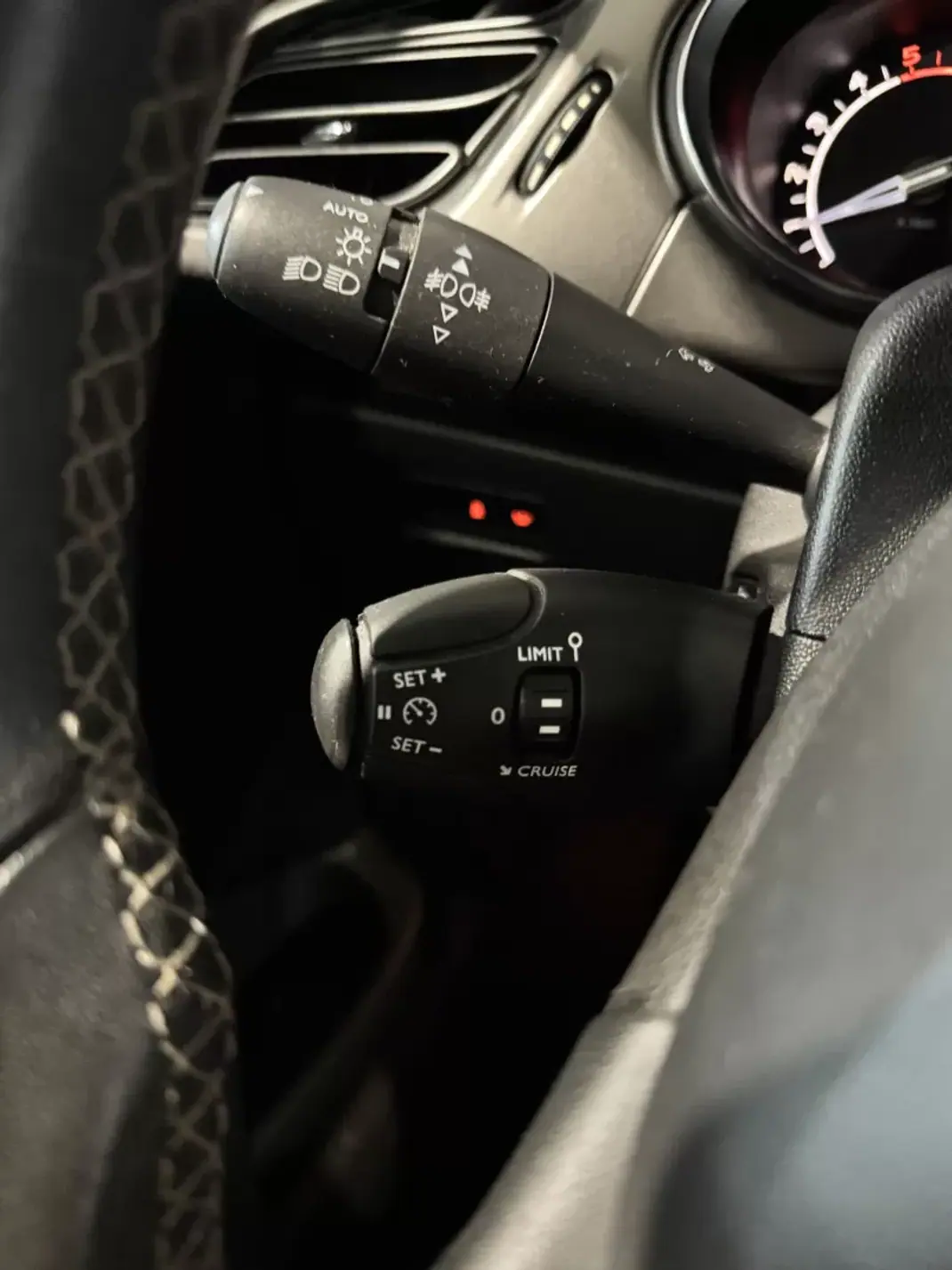 DS 3 CABRIO 2018 - 12900 EUR, 133595 km - 133595km - foto 21 de 39