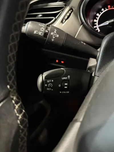 DS 3 CABRIO 2018 - 12900 EUR, 133595 km - 133595km - foto 21 de 39