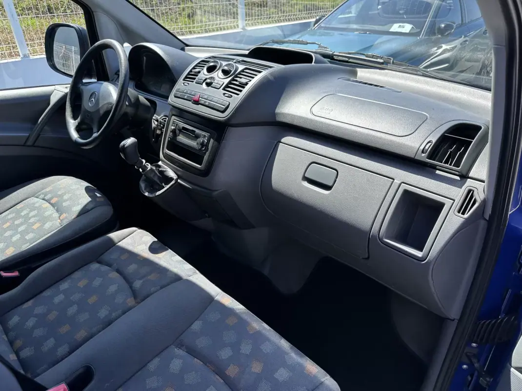 Mercedes-Benz VITO 111 CDI -LONGA 2005 - 5900 EUR, 400000 km - AUTO.MOTO.pt - 400000km - foto 10 de 22