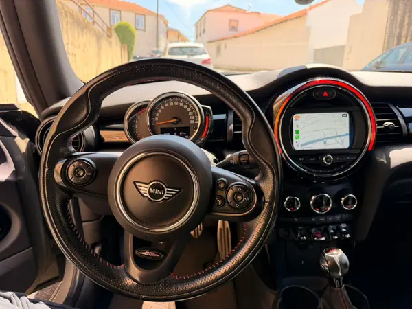 MINI One 2019 - 16499 EUR, 149000 km - AUTO.MOTO.pt - 149000km - foto 7 de 12