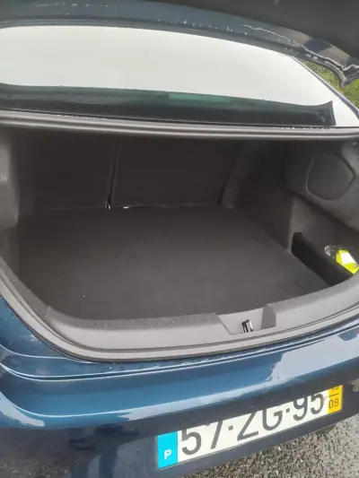 Renault Mégane Grand Coupe 2019 - 15950 EUR, 111650 km - AUTO.MOTO.pt - 111650km - foto 10 de 11