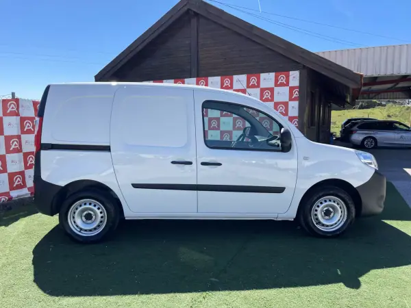 Renault Kangoo 1.5 DCi Business 2020 - 13490 EUR, 142280 km - AUTO.MOTO.pt - 142280km - foto 2 de 17