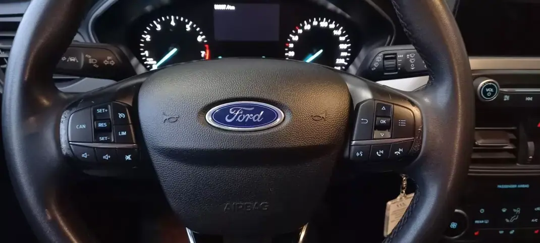 Ford Focus SW 2023 - 18900 EUR, 53356 km - AUTO.MOTO.pt - 53356km - foto 15 de 17