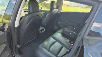 Tesla Model 3 2021 - 23000 EUR, 89000 km - AUTO.MOTO.pt - 89000km - foto 4 de 7