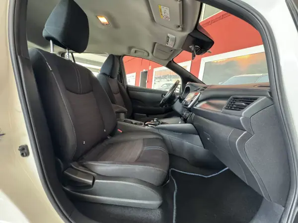 Nissan Leaf 2020 - 12990 EUR, 129004 km - AUTO.MOTO.pt - 129004km - foto 14 de 21