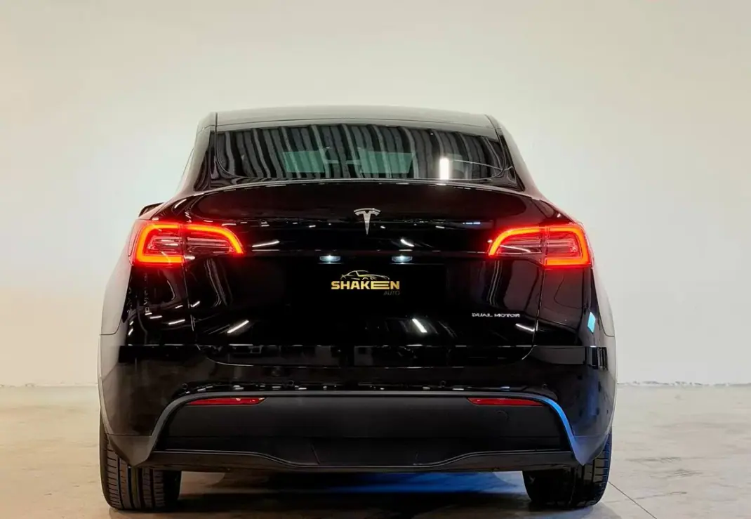 Tesla Model Y 2022 - 35990 EUR, 89658 km - AUTO.MOTO.pt - 89658km - foto 6 de 17