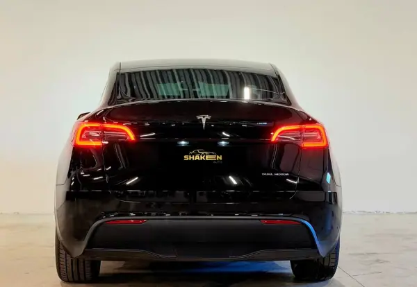 Tesla Model Y 2022 - 35990 EUR, 89658 km - AUTO.MOTO.pt - 89658km - foto 6 de 17