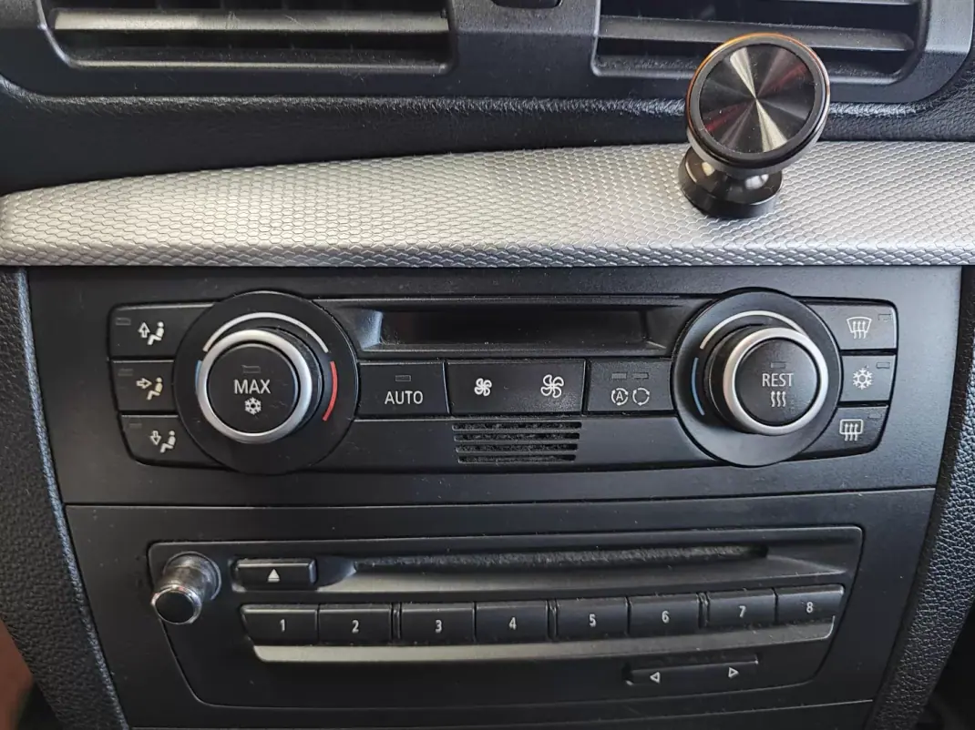 BMW 123 2014 - 12250 EUR, 247000 km - 247000km - foto 31 de 34