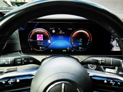 Mercedes-Benz E 300 2021 - 33950 EUR, 148000 km - AUTO.MOTO.pt - 148000km - foto 21 de 34