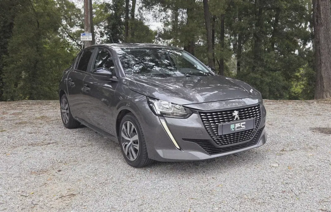 Peugeot 208 2023 - 13950 EUR, 78000 km - AUTO.MOTO.pt - 78000km - foto 2 de 16