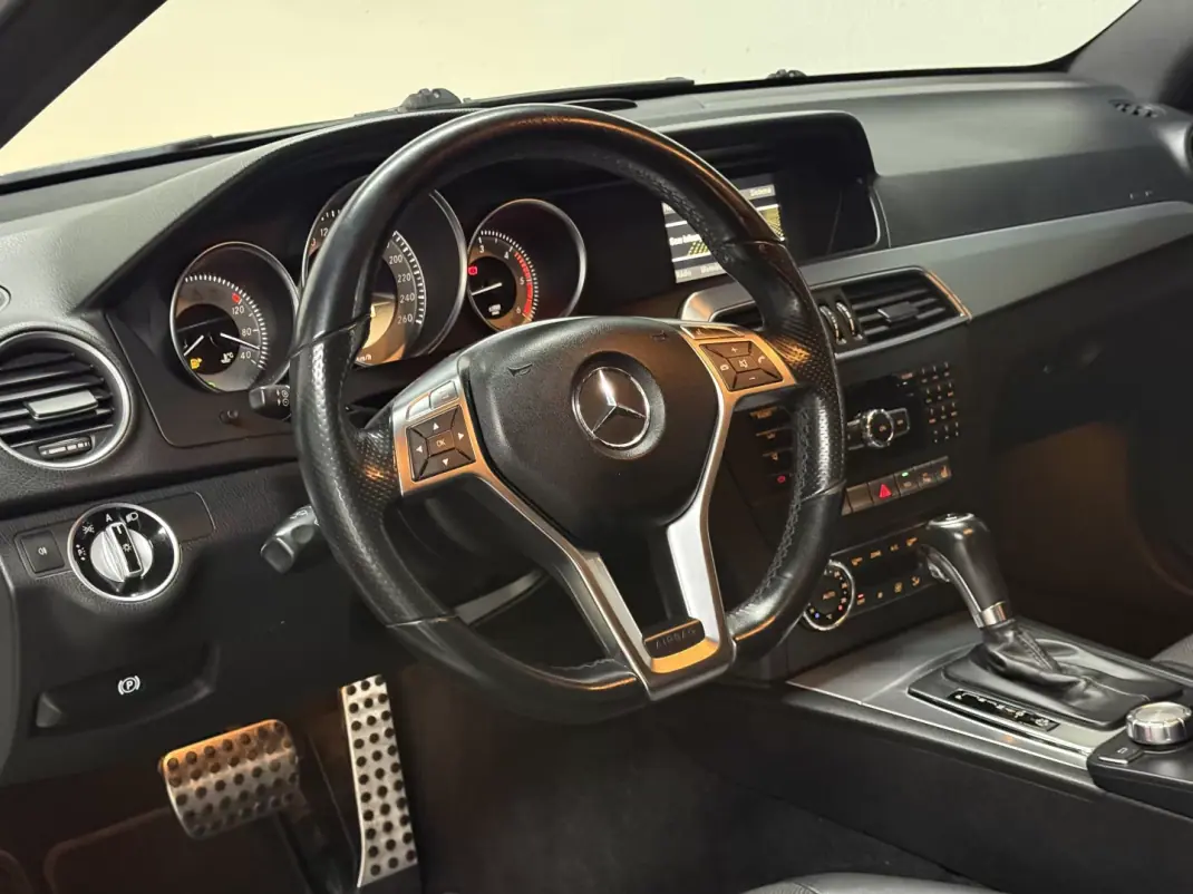 Mercedes-Benz C 250 2011 - 18500 EUR, 193000 km - AUTO.MOTO.pt - 193000km - foto 3 de 22