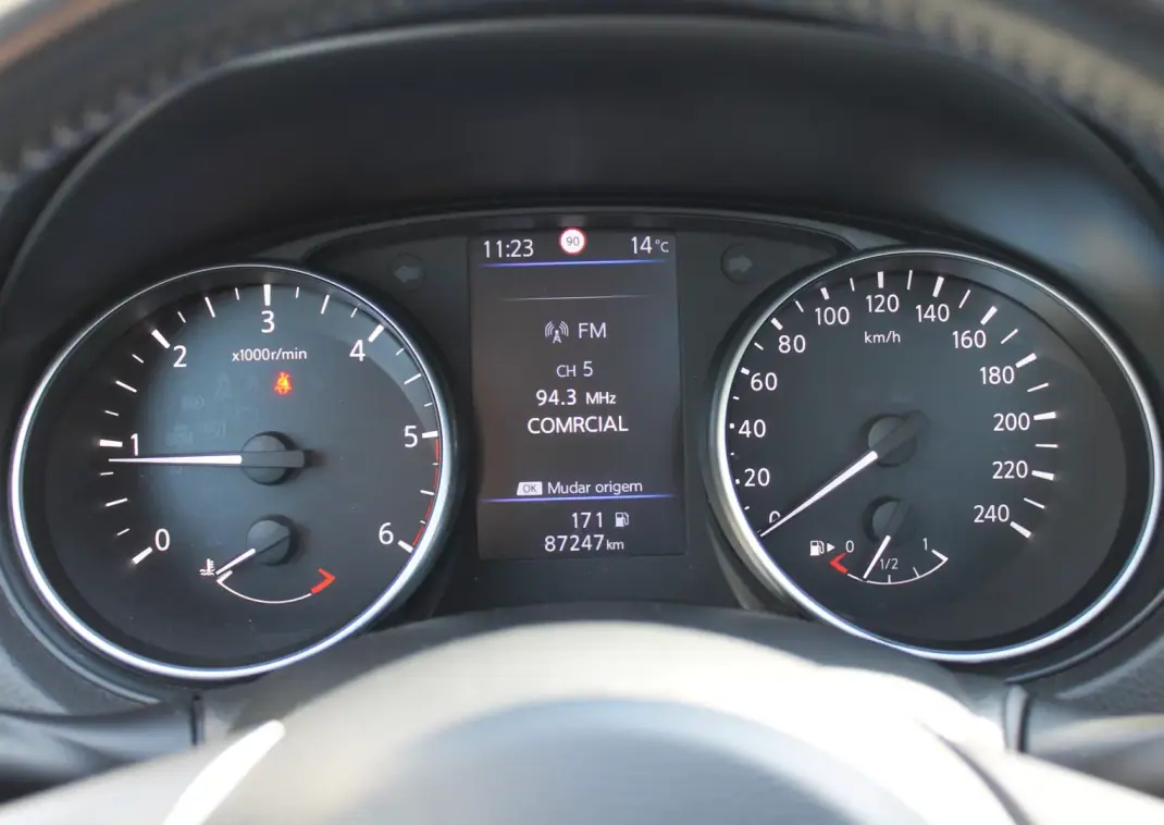 Nissan Qashqai 2018 - 20750 EUR, 87000 km - AUTO.MOTO.pt - 87000km - foto 33 de 37