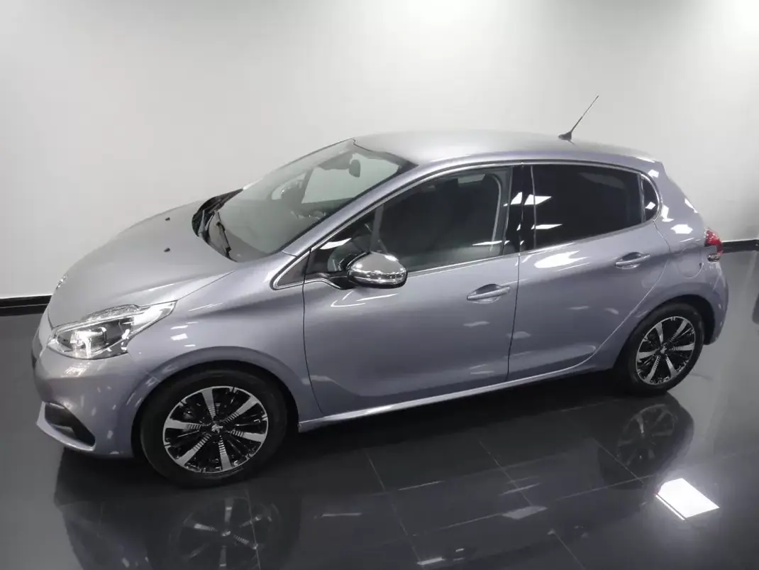 Peugeot 208 2019 - 11490 EUR, 71000 km - 71000km - foto 24 de 24