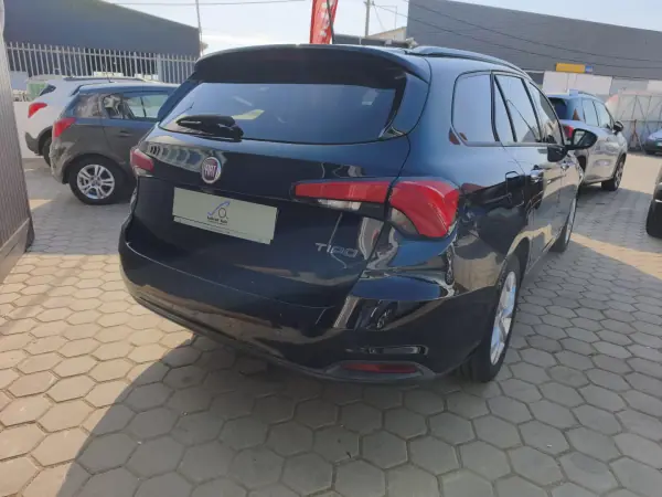 Fiat Tipo Station Wagon 2017 - 9900 EUR, 171332 km - 171332km - foto 3 de 19