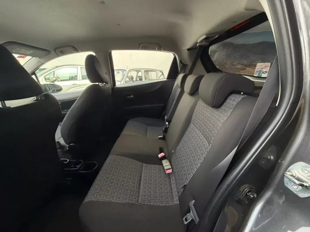 Toyota Yaris 2014 - 13500 EUR, 125000 km - AUTO.MOTO.pt - 125000km - foto 14 de 21