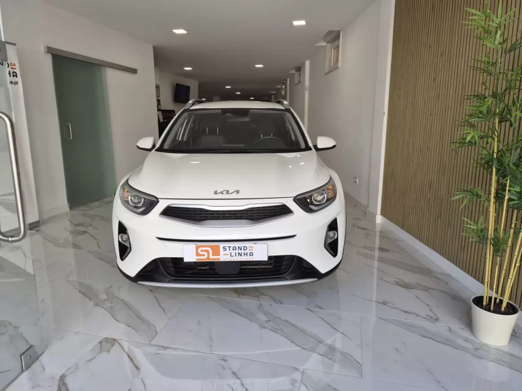 Kia Stonic 2024 - 16500 EUR, 45414 km - 45414km - foto 3 de 26