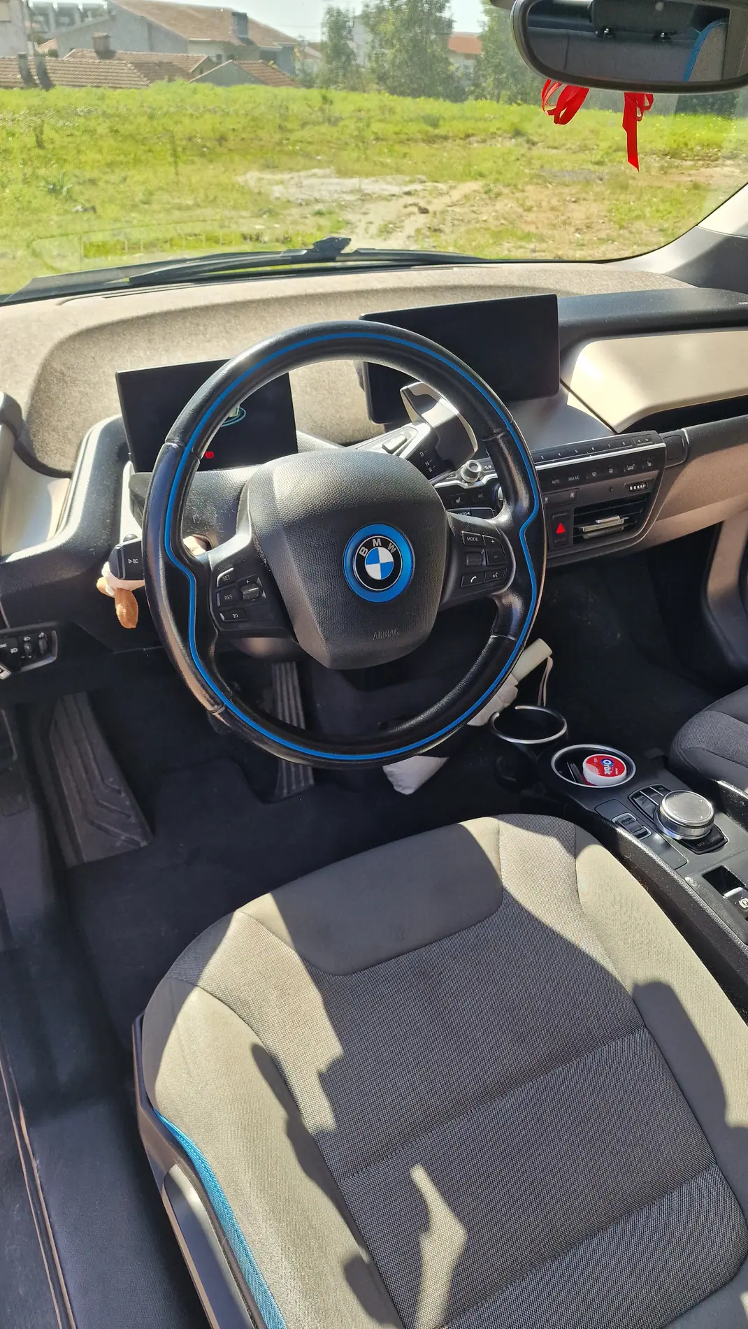 BMW i3 2017 - 19500 EUR, 151000 km - AUTO.MOTO.pt - 151000km - foto 14 de 17