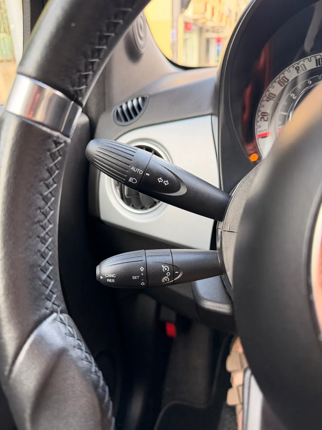 Fiat 500C 2021 - 10650 EUR, 117000 km - 117000km - foto 12 de 15