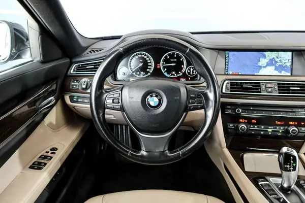 BMW 730 2011 - 25000 EUR, 172477 km - AUTO.MOTO.pt - 172477km - foto 7 de 26