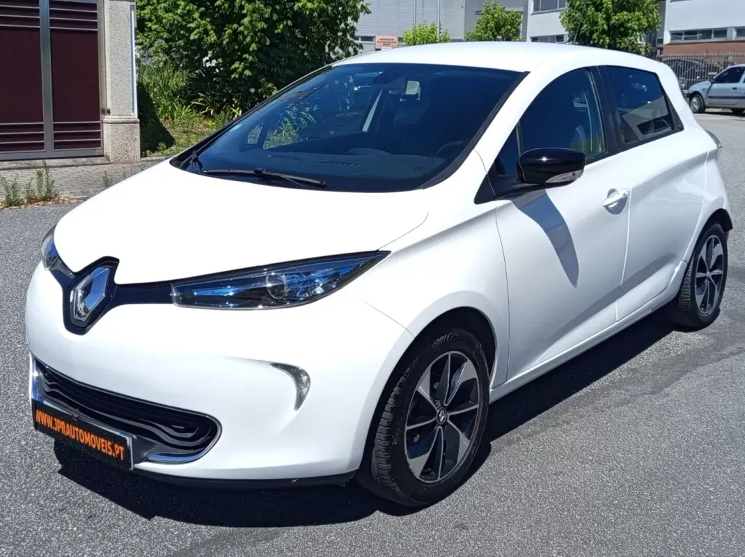 Renault Zoe 2019 - 12490 EUR, 52400 km - AUTO.MOTO.pt - 52400km - foto 1 de 17