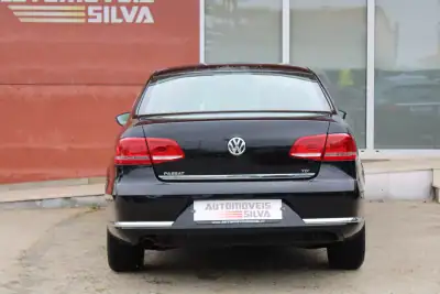 Volkswagen Passat 2011 - 10990 EUR, 174000 km - AUTO.MOTO.pt - 174000km - foto 9 de 30