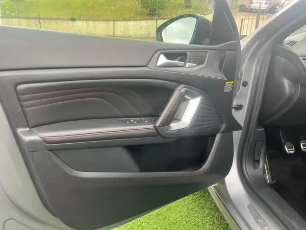 Peugeot 308 2016 - 15900 EUR, 150000 km - AUTO.MOTO.pt - 150000km - foto 19 de 20
