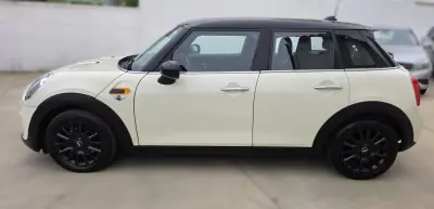 MINI 5 Portas 2018 - 13995 EUR, 77700 km - 77700km - foto 2 de 17