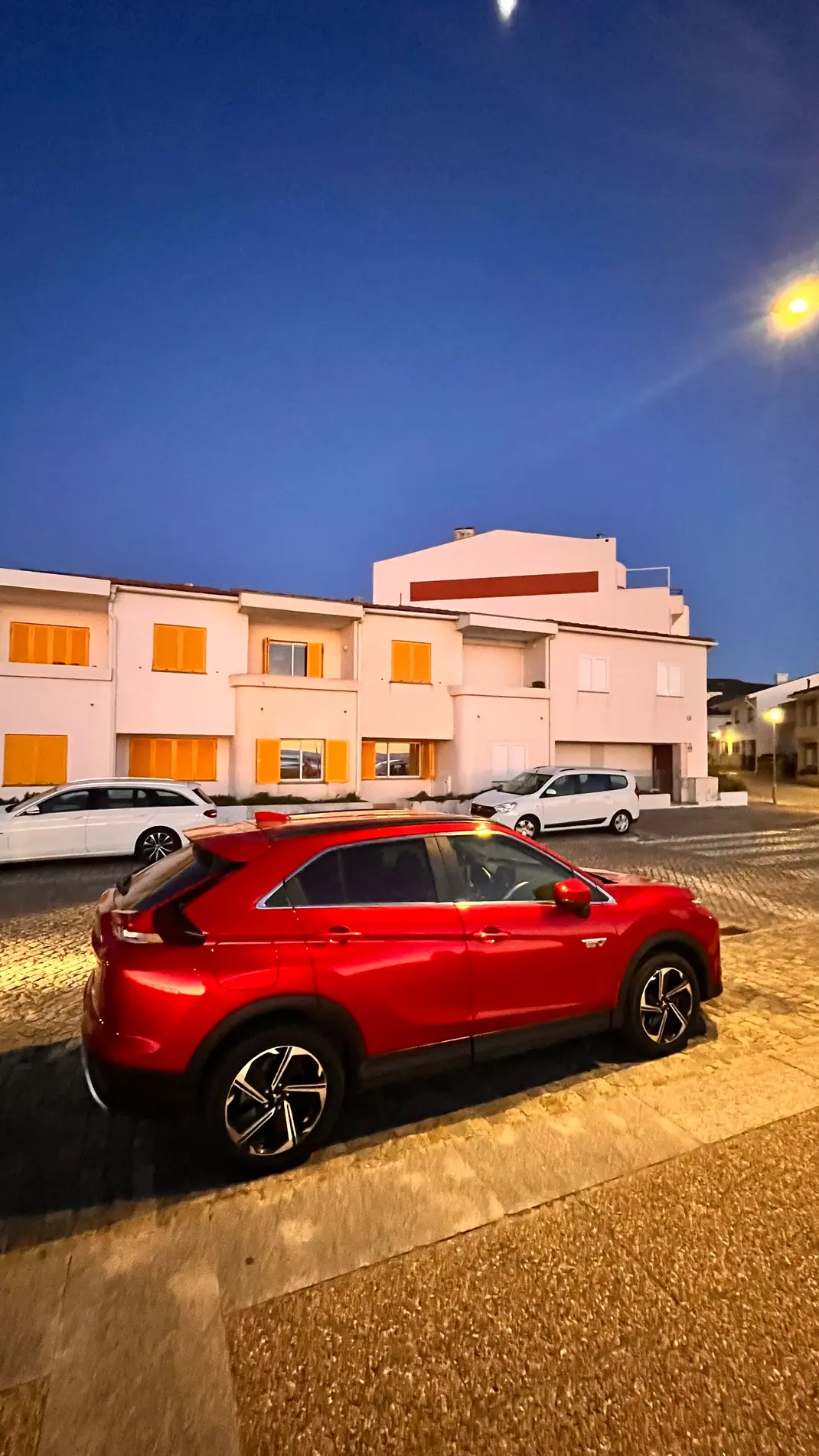 Mitsubishi Eclipse Cross 2022 - 23000 EUR, 64500 km - AUTO.MOTO.pt - 64500km - foto 2 de 7