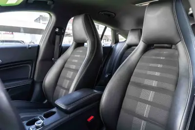 Mercedes-Benz CLA 180 2019 - 22990 EUR, 188150 km - AUTO.MOTO.pt - 188150km - foto 28 de 35