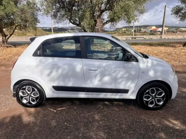 Renault Twingo 2022 - 15750 EUR, 11000 km - AUTO.MOTO.pt - 11000km - foto 4 de 46