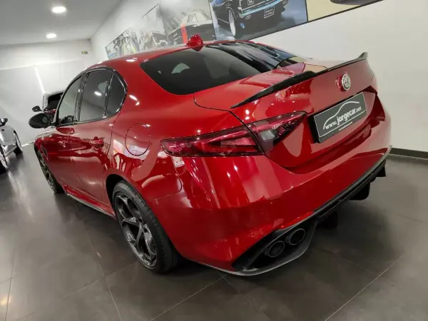 Alfa Romeo Giulia 2018 - 62500 EUR, 53000 km - AUTO.MOTO.pt - 53000km - foto 26 de 60