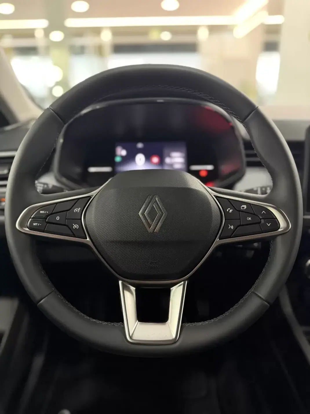 Renault Clio 2024 - 19500 EUR, 14000 km - AUTO.MOTO.pt - 14000km - foto 11 de 18