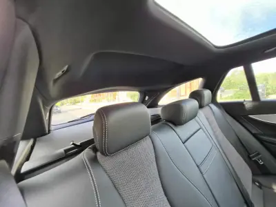 Mercedes-Benz E 220 2018 - 36980 EUR, 125000 km - AUTO.MOTO.pt - 125000km - foto 10 de 25