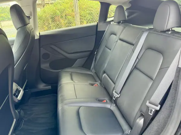 Tesla Model Y 2024 - 37999 EUR, 35000 km - AUTO.MOTO.pt - 35000km - foto 18 de 22