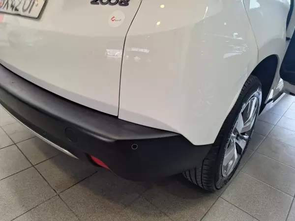 Peugeot 2008 2015 - 8900 EUR, 108000 km - AUTO.MOTO.pt - 108000km - foto 10 de 18