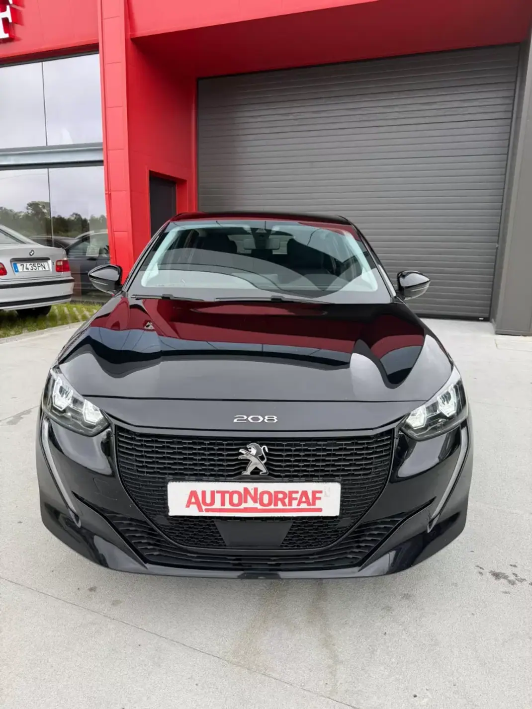 Peugeot e-208 2020 - 14500 EUR, 136090 km - AUTO.MOTO.pt - 136090km - foto 3 de 17