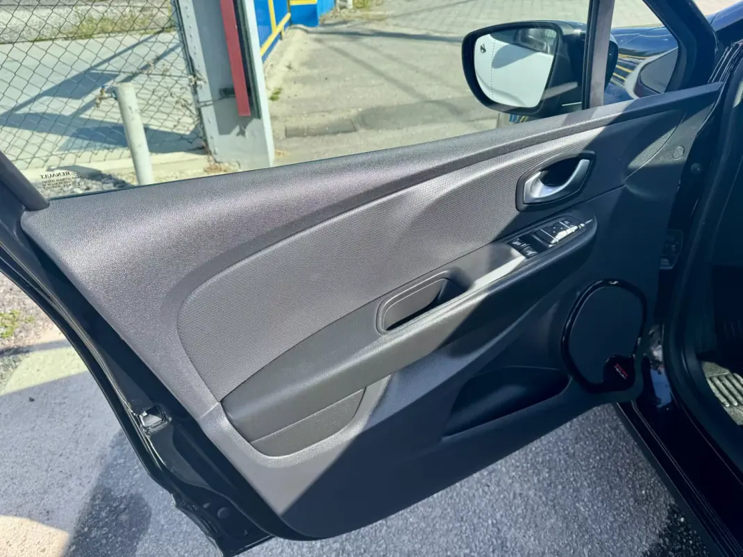 Renault Clio 2019 - 11750 EUR, 89908 km - 89908km - foto 8 de 24