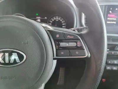 Kia Sportage 2021 - 19750 EUR, 67500 km - AUTO.MOTO.pt - 67500km - foto 27 de 36