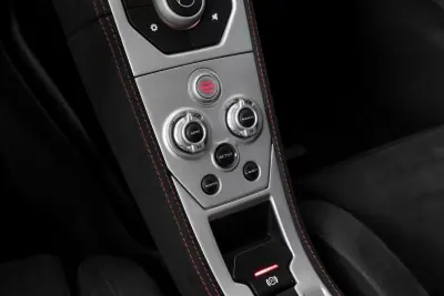 McLaren 650 2015 - 170000 EUR, 46583 km - AUTO.MOTO.pt - 46583km - foto 16 de 22