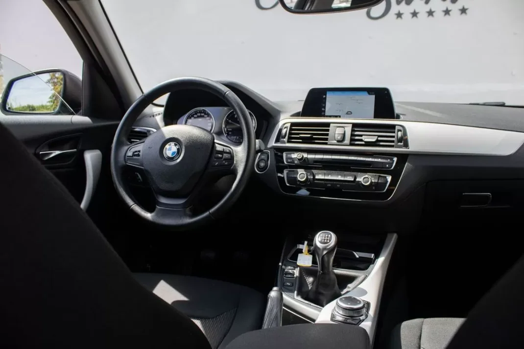 BMW 116 2018 - 16500 EUR, 113000 km - 113000km - foto 14 de 33
