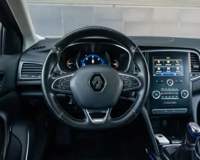 Renault Mégane Sport Tourer 2018 - 15990 EUR, 126740 km - AUTO.MOTO.pt - 126740km - foto 42 de 65