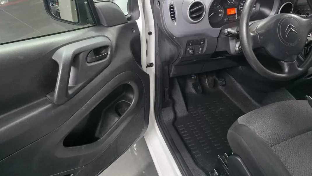 Citroën Berlingo 1.6 Bluehdi L2 100 cv longa C Iva 2018 - 16990 EUR, 84000 km - AUTO.MOTO.pt - 84000km - foto 2 de 15