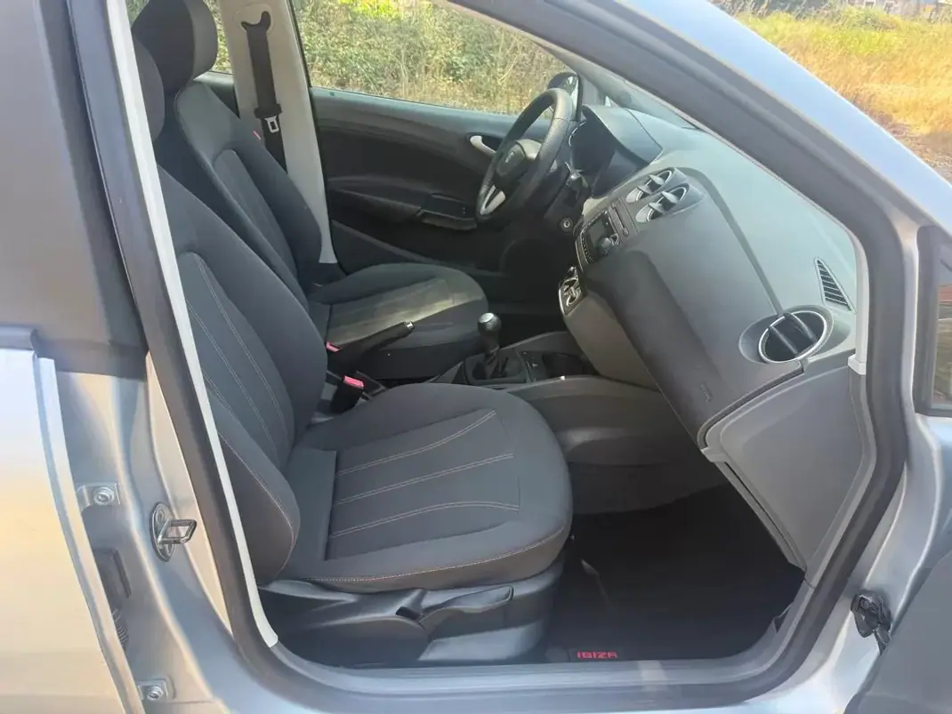 SEAT Ibiza 2011 - 6450 EUR, 199000 km - 199000km - foto 12 de 25