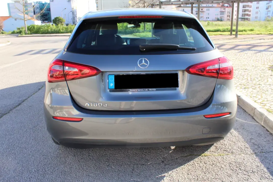 Mercedes-Benz A 180 2019 - 25900 EUR, 73000 km - 73000km - foto 5 de 47
