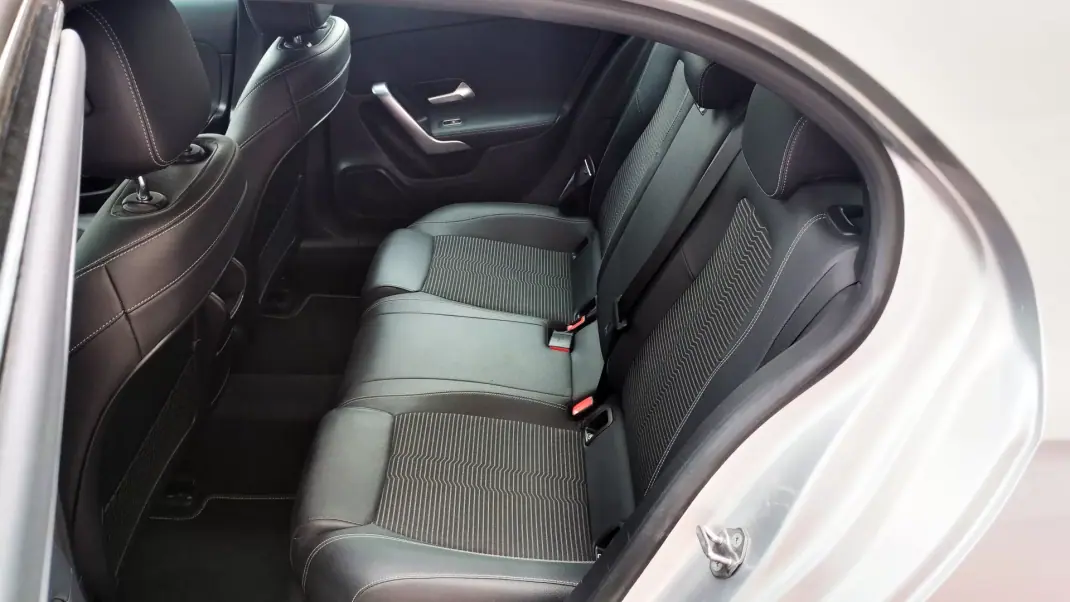 Mercedes-Benz A 180 2021 - 21950 EUR, 180000 km - 180000km - foto 16 de 33