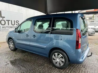Citroën Berlingo 2015 - 10750 EUR, 200100 km - AUTO.MOTO.pt - 200100km - foto 4 de 12